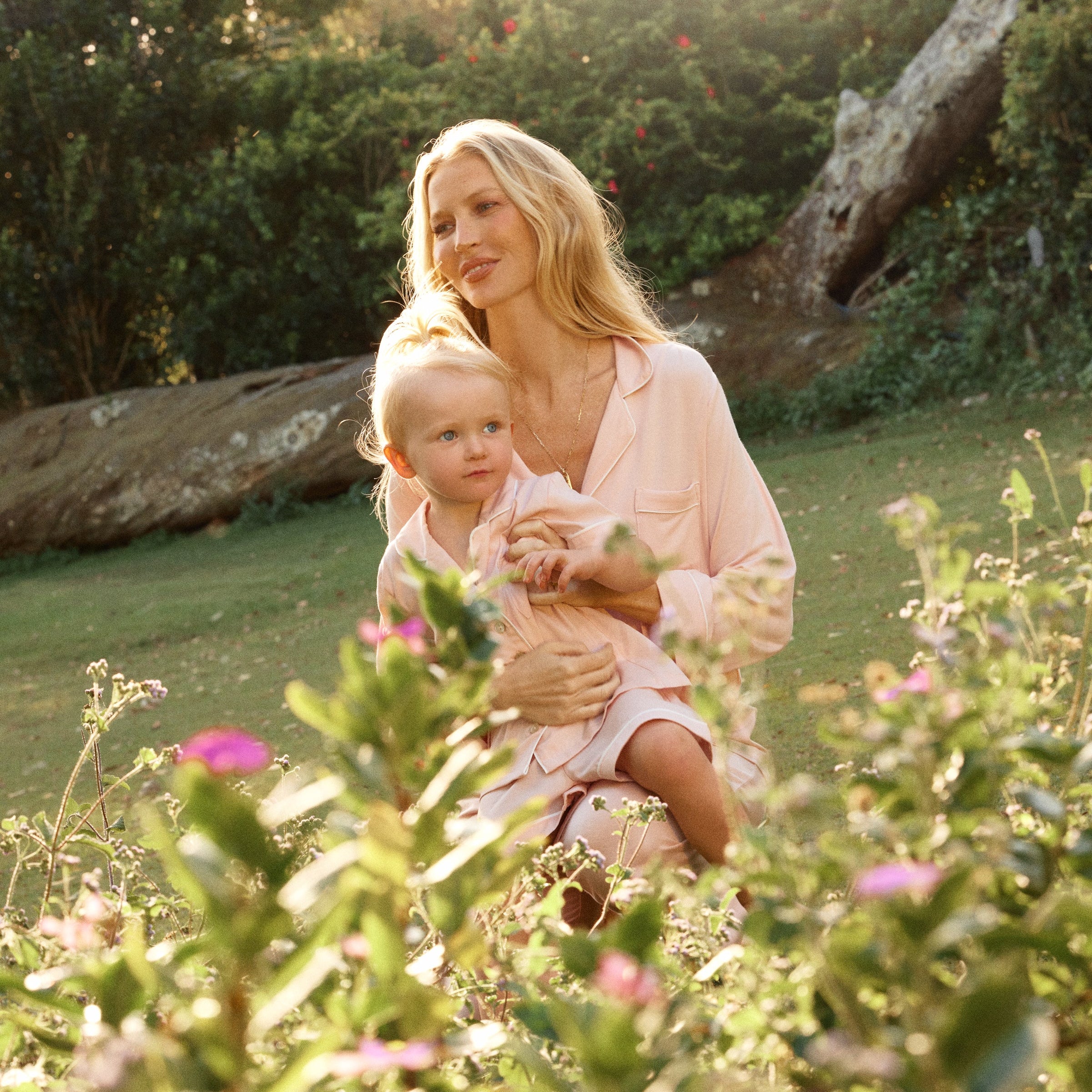 A Moment in Nature: Celebrating Motherhood with Bee Cooper in Homebodii’s Petra Set