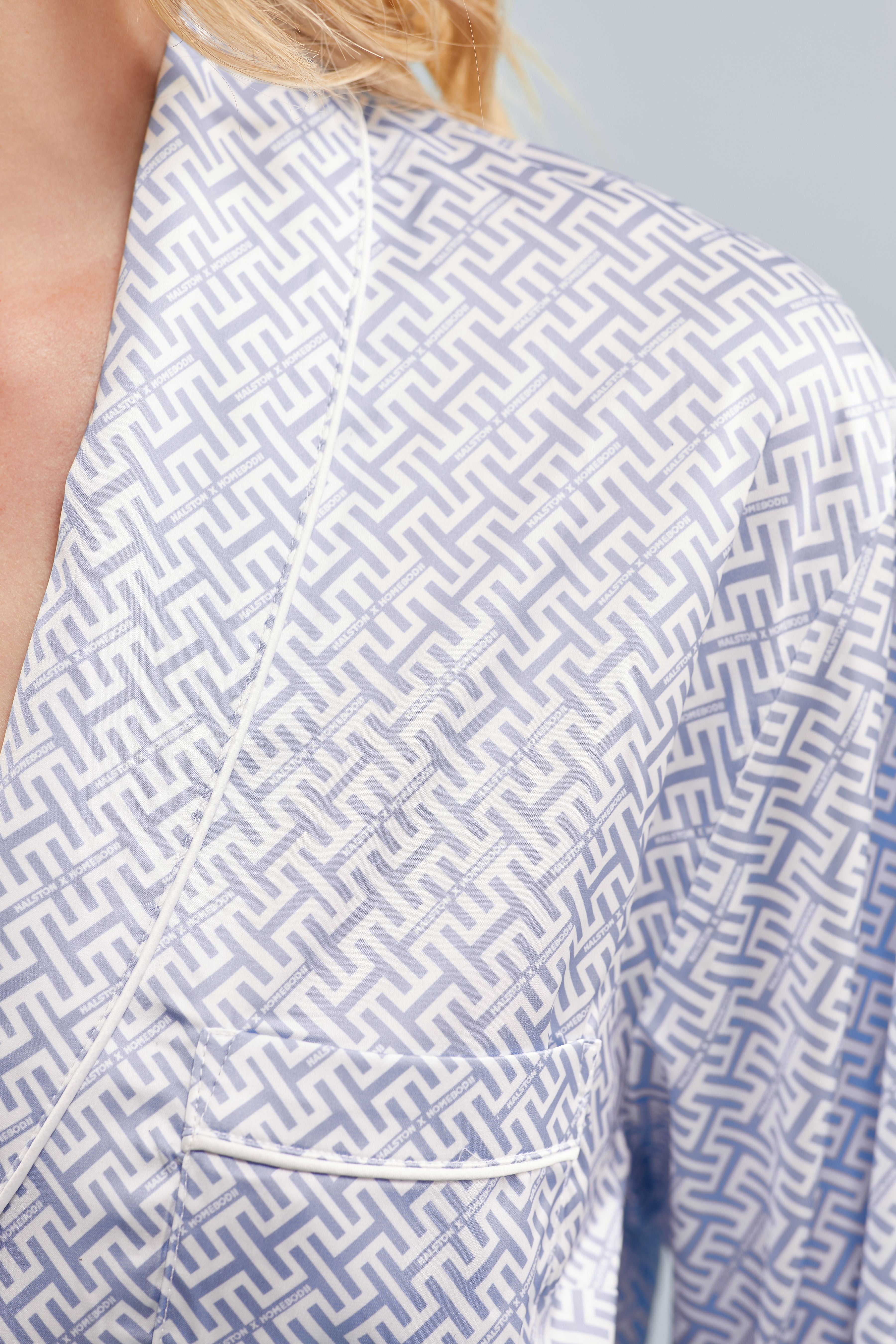 Halston X Homebodii Cleveland Robe In Luxury Satin Hh Print Eggshell Blue | Homebodii