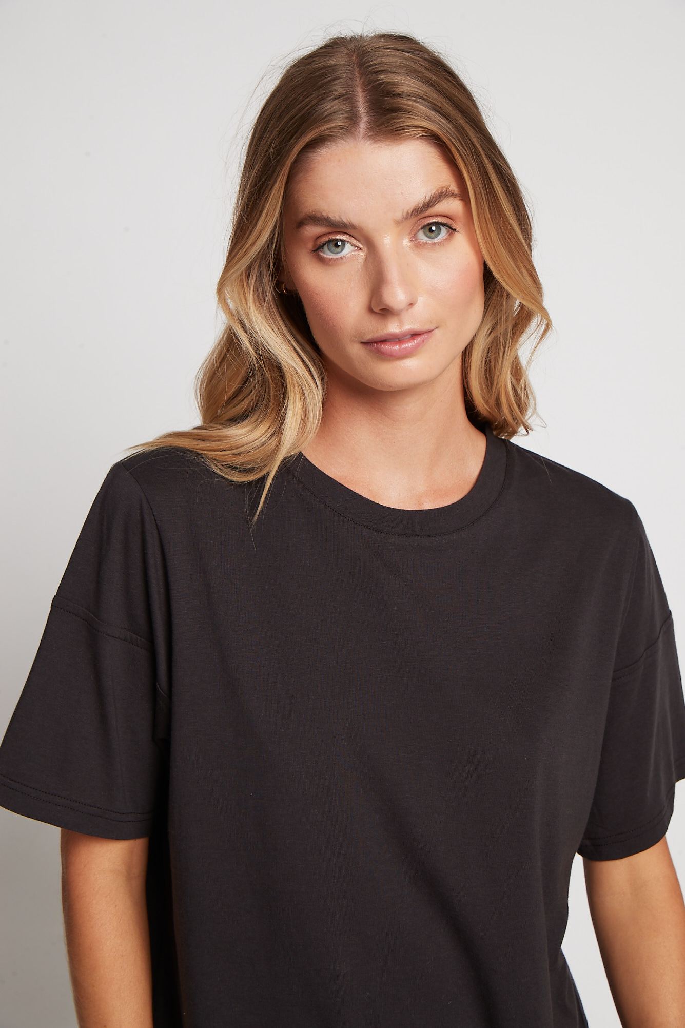 Homebodii Oversized Tencel™ Womens TShirt Vintage Black | Homebodii