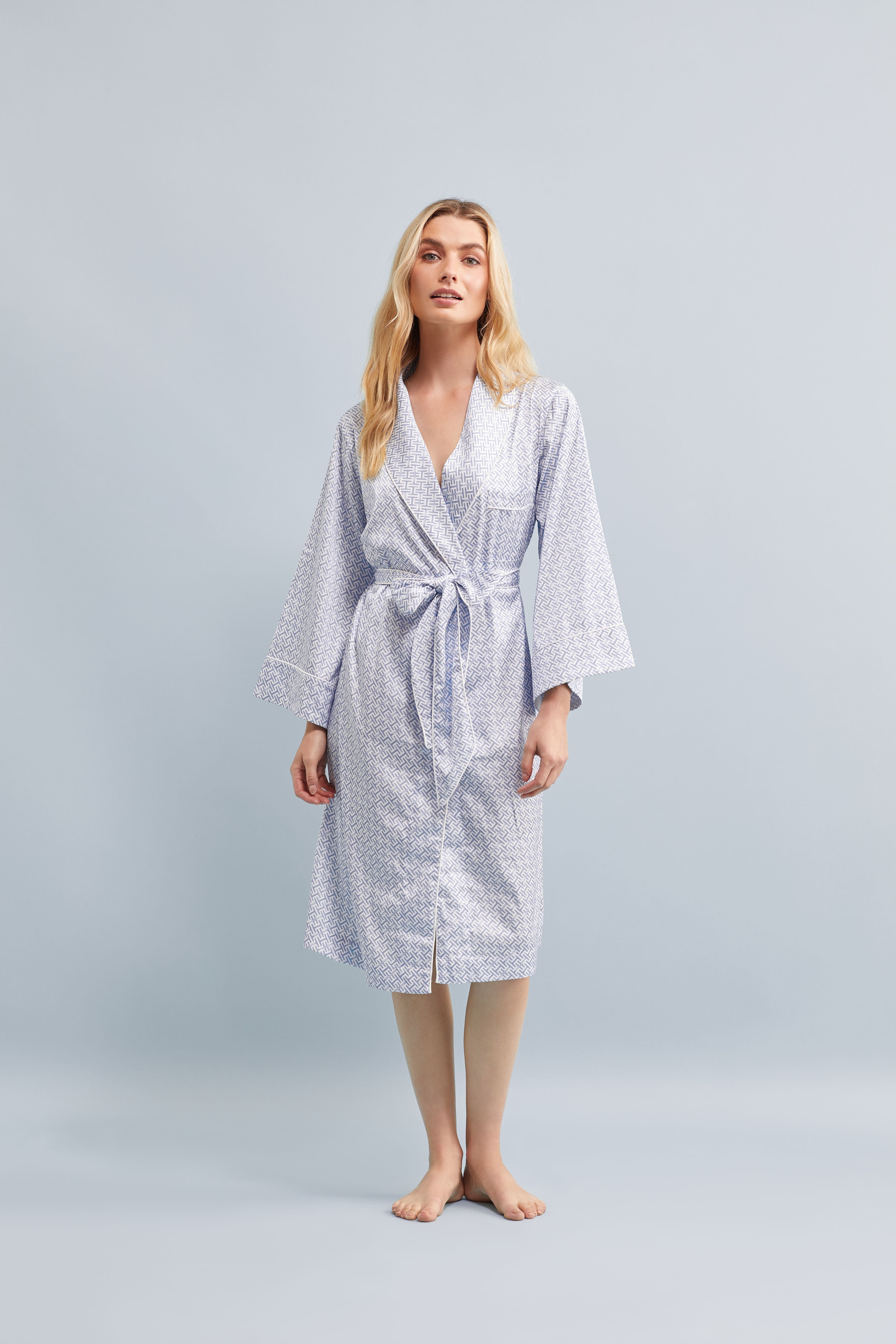 Halston X Homebodii Cleveland Robe In Luxury Satin Hh Print  Eggshell Blue | Homebodii