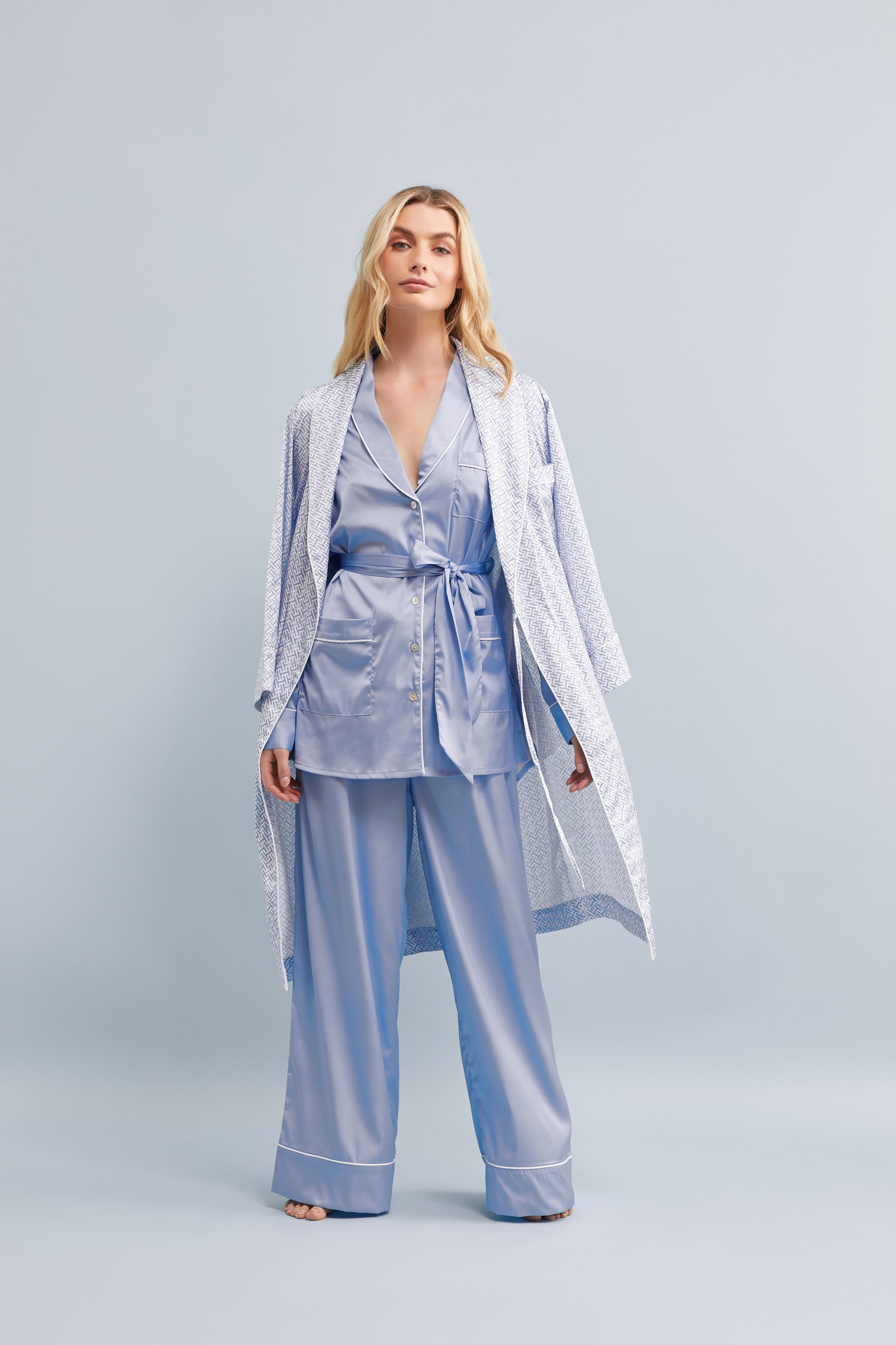 Halston X Homebodii Cleveland Robe In Luxury Satin Hh Print  Eggshell Blue | Homebodii